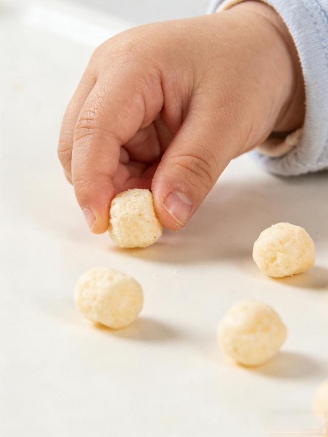 婴儿精细动作练对，4个小游戏越玩越灵活