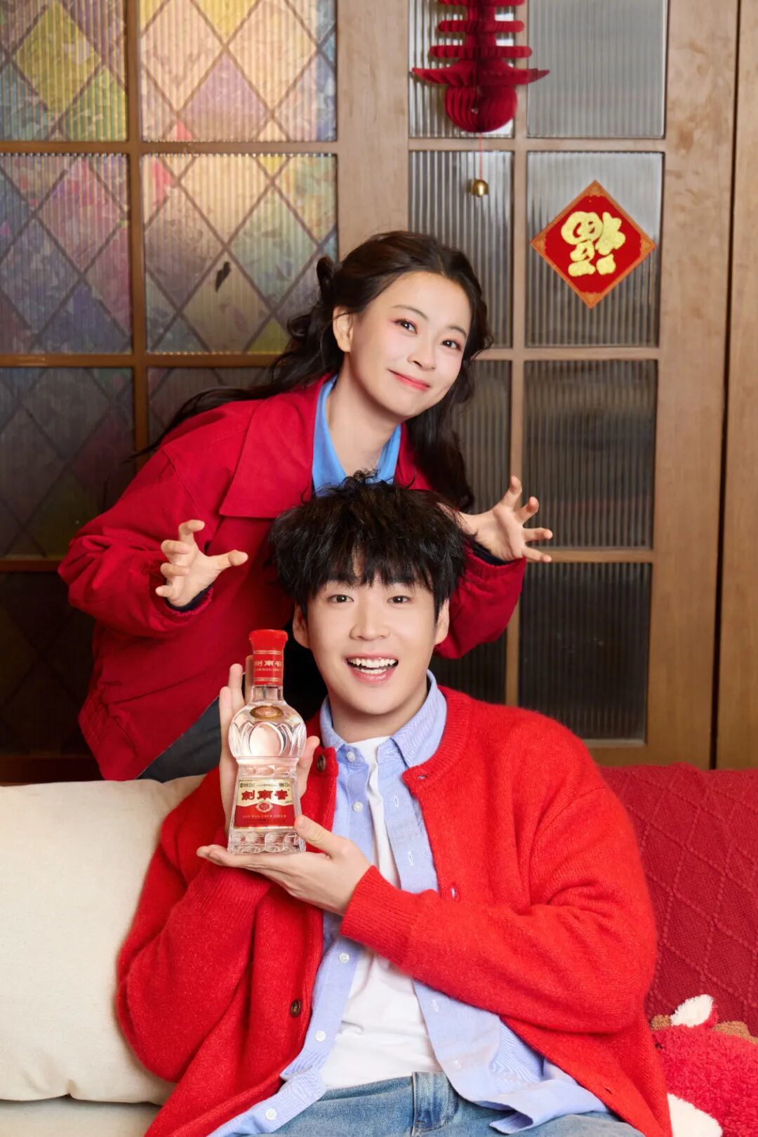 从一杯酒里的家国与烟火,看见剑南春的时代温度