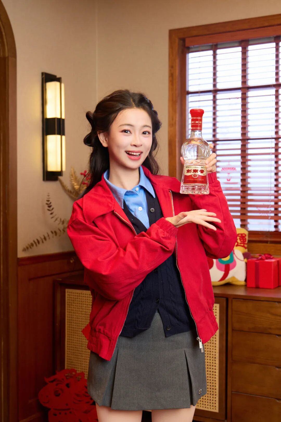 从一杯酒里的家国与烟火,看见剑南春的时代温度