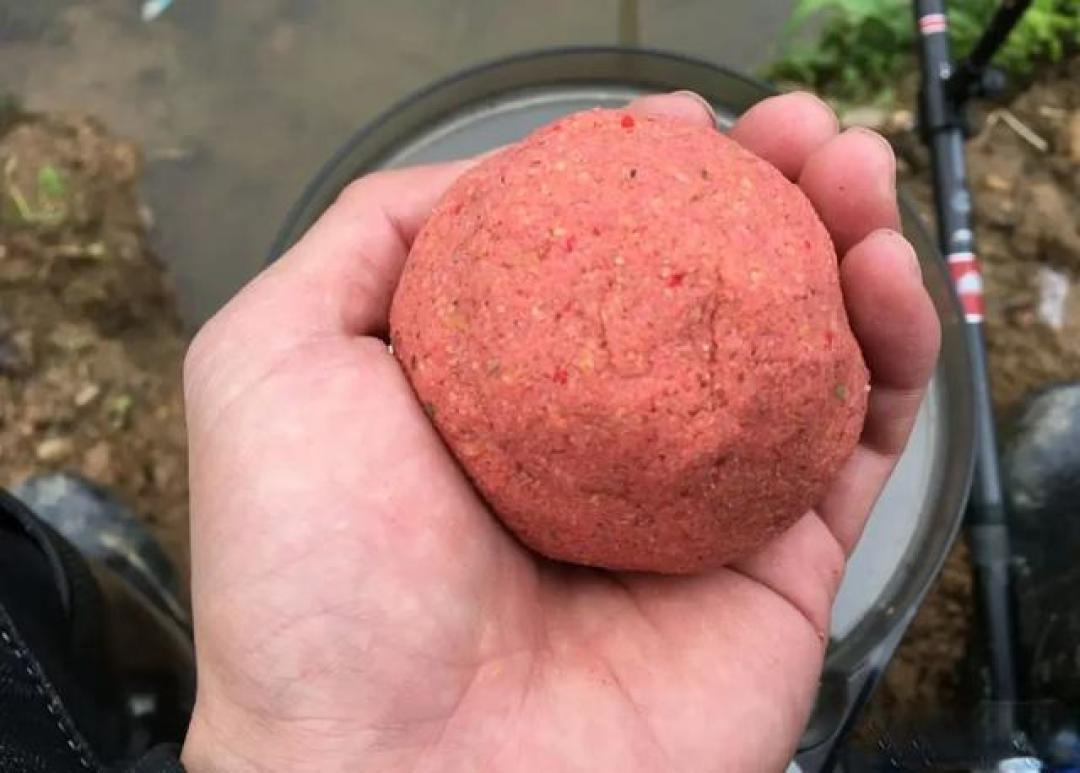 立春后的鲫鱼就爱这一口!如此搭配饵料,大板鲫也连连咬钩