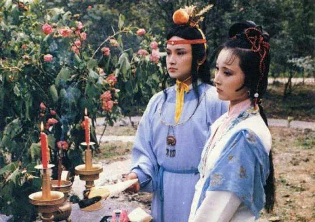 《红楼梦》诗词76首终于找全了,美到窒息,建议收藏!