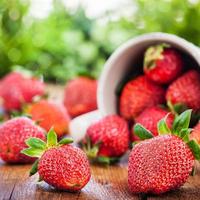 草莓再次被关注！医生研究发现：糖尿病人常吃草莓，或有4种改善