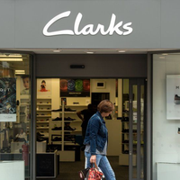 三折甩卖没人要！曾经的中产鞋王，如今成了智商税代名词