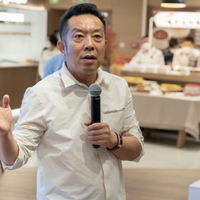 北京贝牛餐饮管理公司更名并换帅,贾国龙卸任仅9天后由何海滨接任