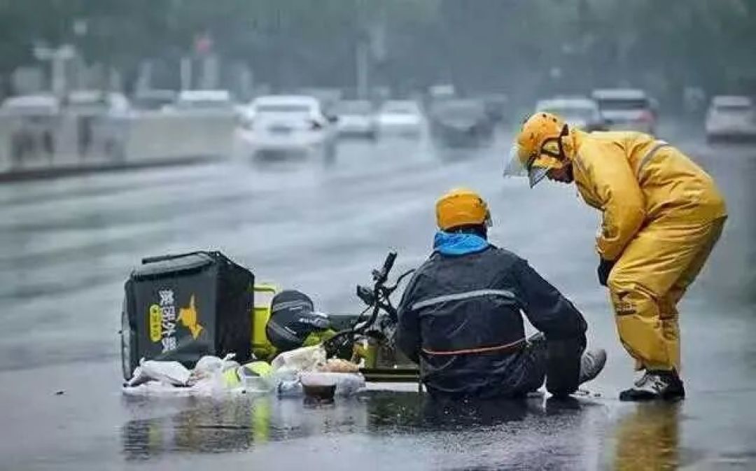 亲爱的美团,请你拍一拍这些外卖员,这局稳赢