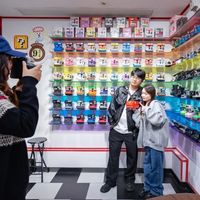 年轻人让胶片“回潮”