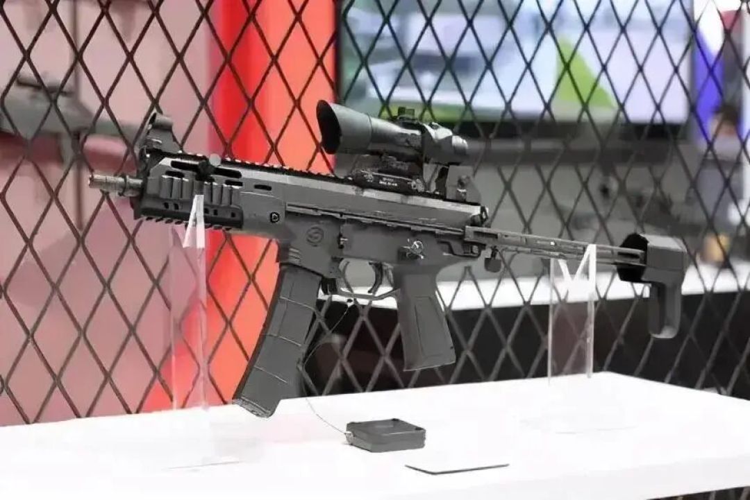 武器系统网站对中国QCQ-171冲锋枪的介绍
