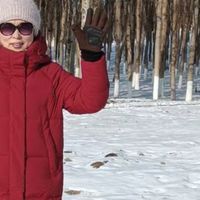 千仞岗中长款羽绒服颜色合适，充绒量高