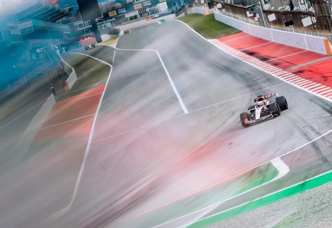 F1测试首日维斯塔潘刷爆里程数，红牛独特驾驶术已领先一步