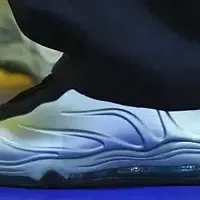 【NBA每日上脚】上脚98年爆款！库里致敬蒂姆叔叔？