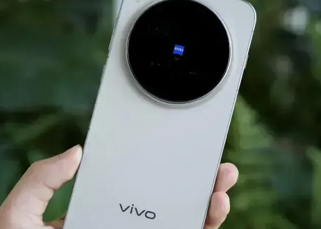 从iPhone 15 Pro换到vivo X300 Pro，一个月了，有些话不吐不快