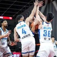 CBA决赛解说：专业深度与娱乐化呈现，你更倾向哪种？我们汇总了全网真实观点