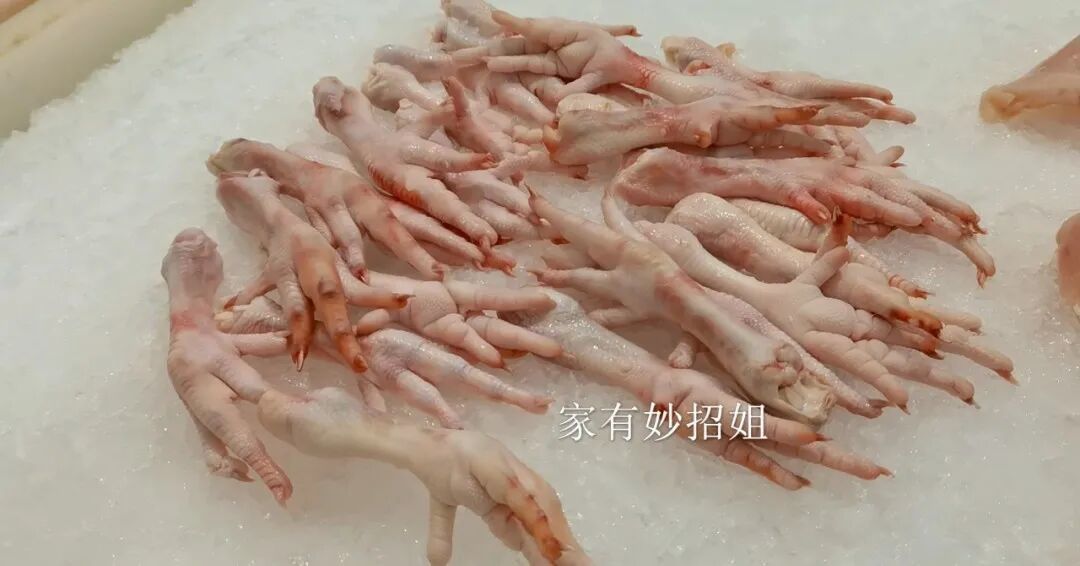 一只鸡有两个爪子,为何超市永远不会卖断货?这些鸡爪从哪来