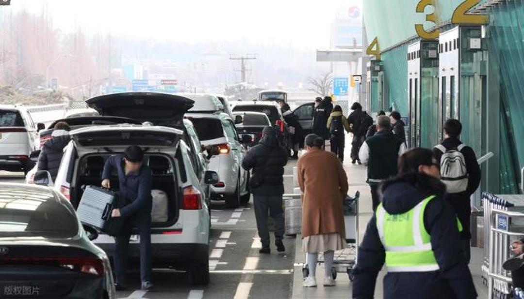 马年春节热潮:为何越来越多老外奔赴中国寻年味?
