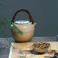 玻璃茶具不会毁茶香，但会改变风味层次：关键看茶类与冲泡方式