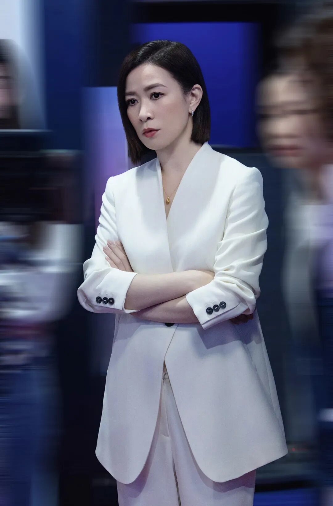 《新闻女王》穿搭拆解:职场女性的“权力着装”教科书