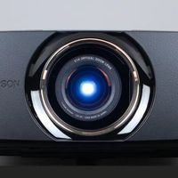 客厅影院两难？这台爱普生 CH-QB1000B 终于把 4K 激光玩明白了！