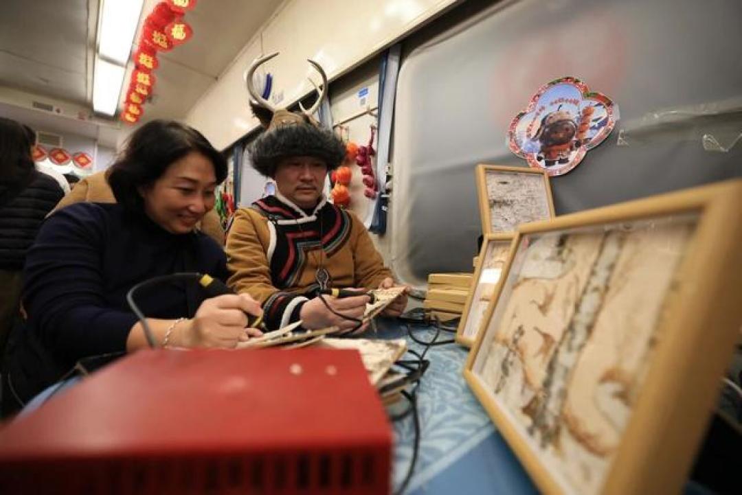 坐这趟车游东北,上车就是热乎炕!