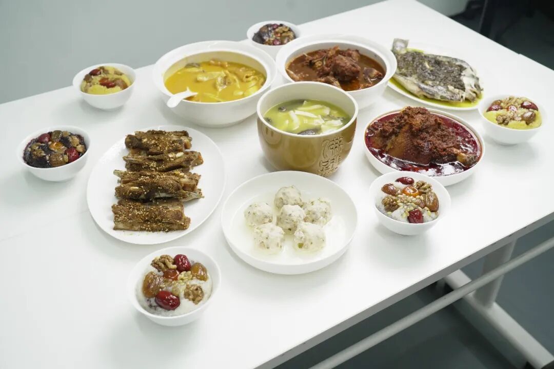 花不到1000元,做一桌年夜饭!实测8款预制年菜:花胶鸡佛跳墙都有,最快3分钟开饭!