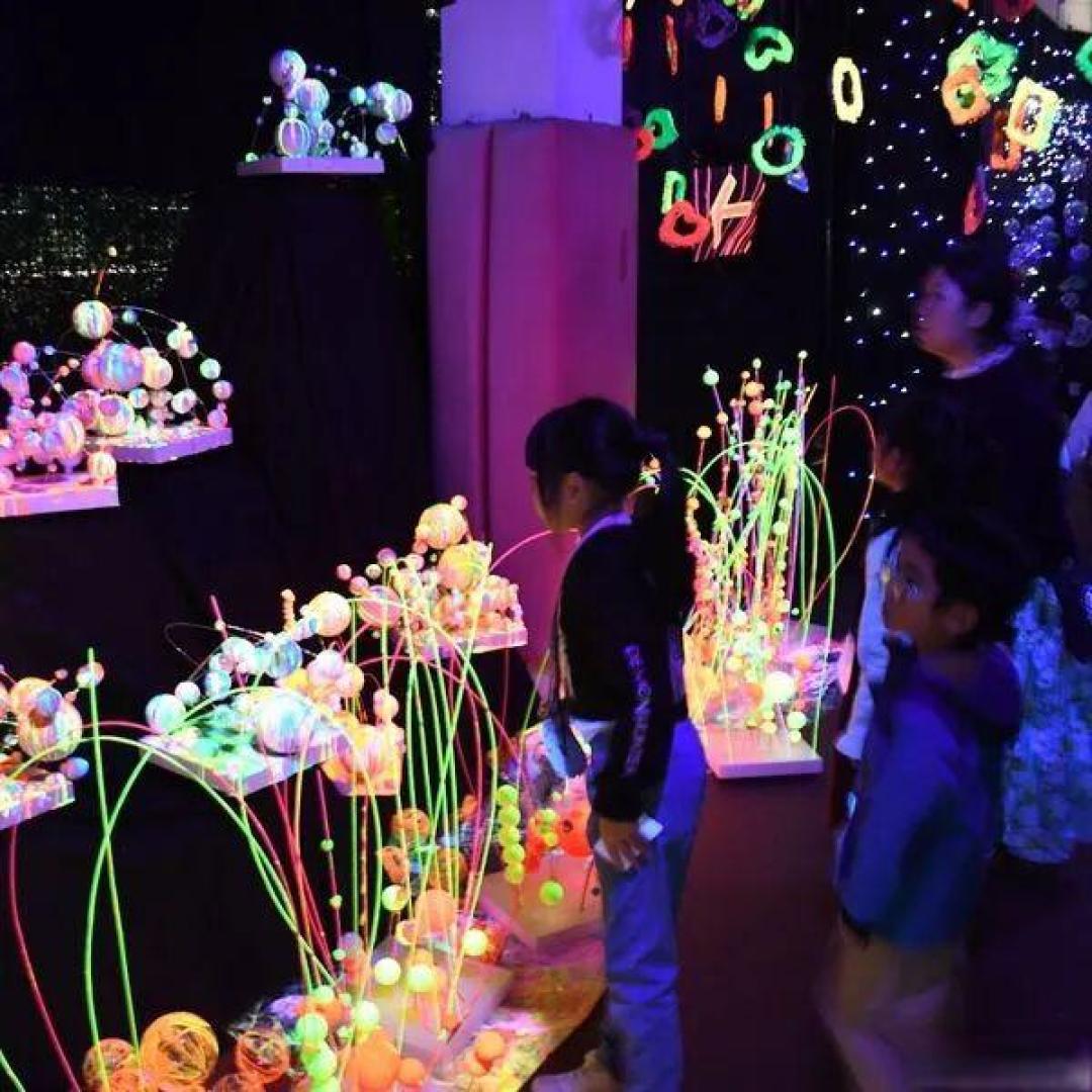 在香港深水埗点亮圆点宇宙:岭南同学会小学的草间弥生展圆满落幕