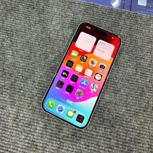 苹果加入价格战，A16芯旗舰跌至冰点价，iPhone 15捡漏香不香？