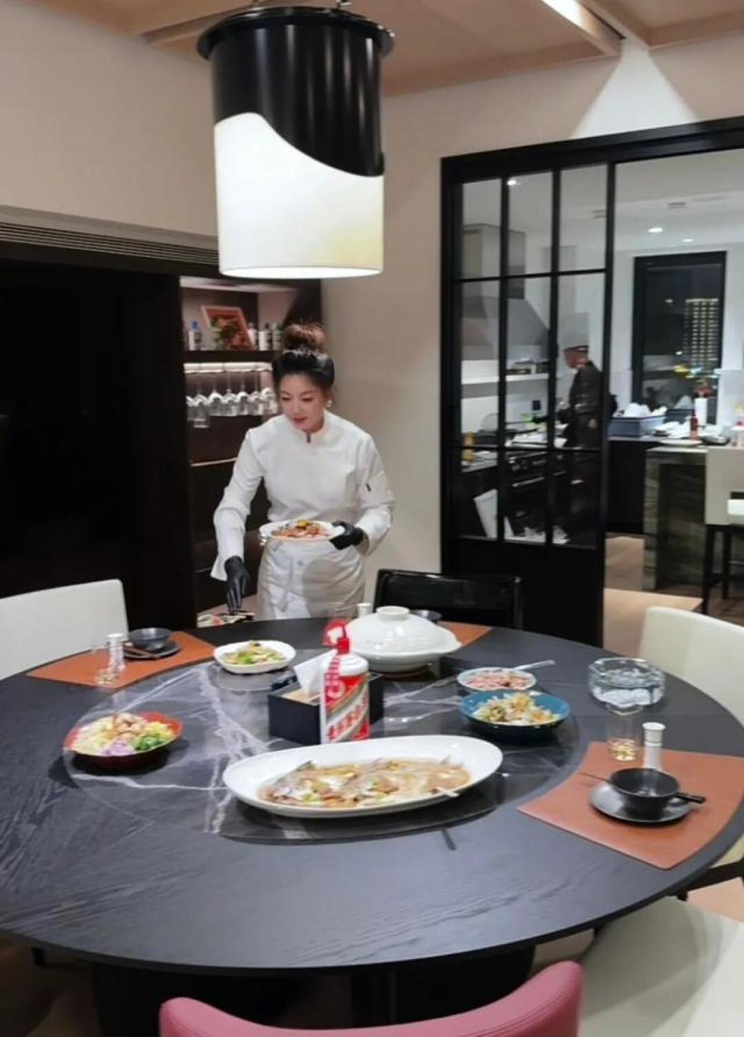 年夜饭送到家搜索量暴增600%:年轻人正重新定义“年味”