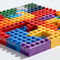 2025下半年高砖像素画加速产业化：从B站赛事到量产商品，小众玩法迈向大众化临界点