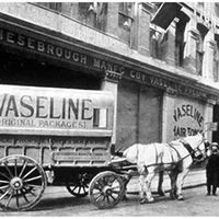 上海话外来妙语 | 名称的由来颇具深意，源于德语“水”和希腊语“橄榄油”的组合，上海人称之为“凡士林”