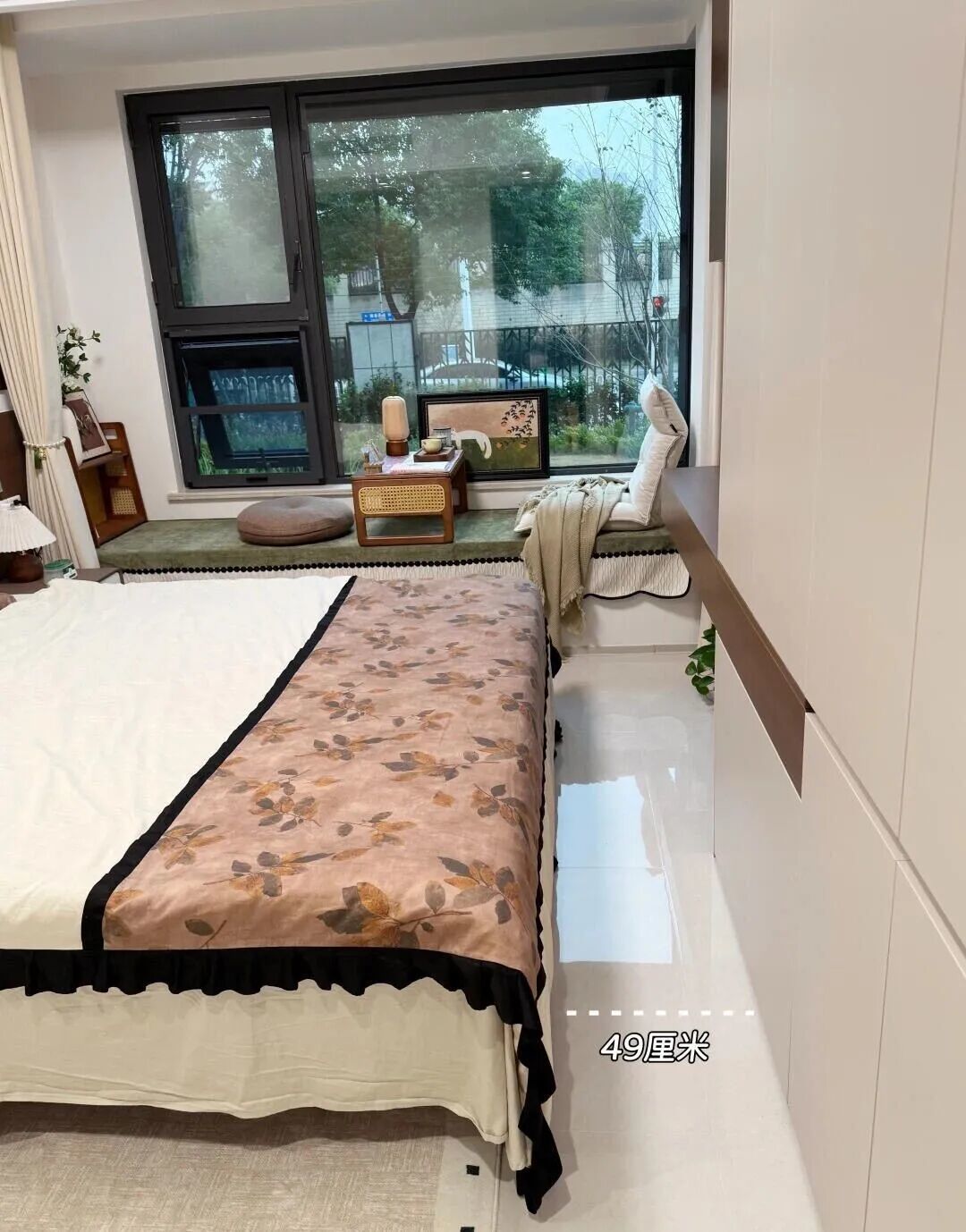 打脸设计师!主卧开间仅 3.06 米,我偏要做整排床尾柜,入住香哭了!