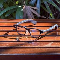 别只看AI功能！2025智能眼镜选购关键在续航与佩戴舒适度