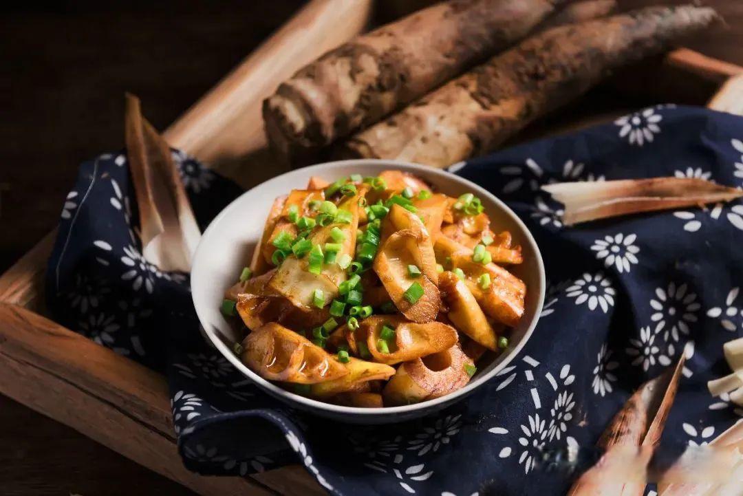 「鲜」味在不同菜系中的体现有何差异?