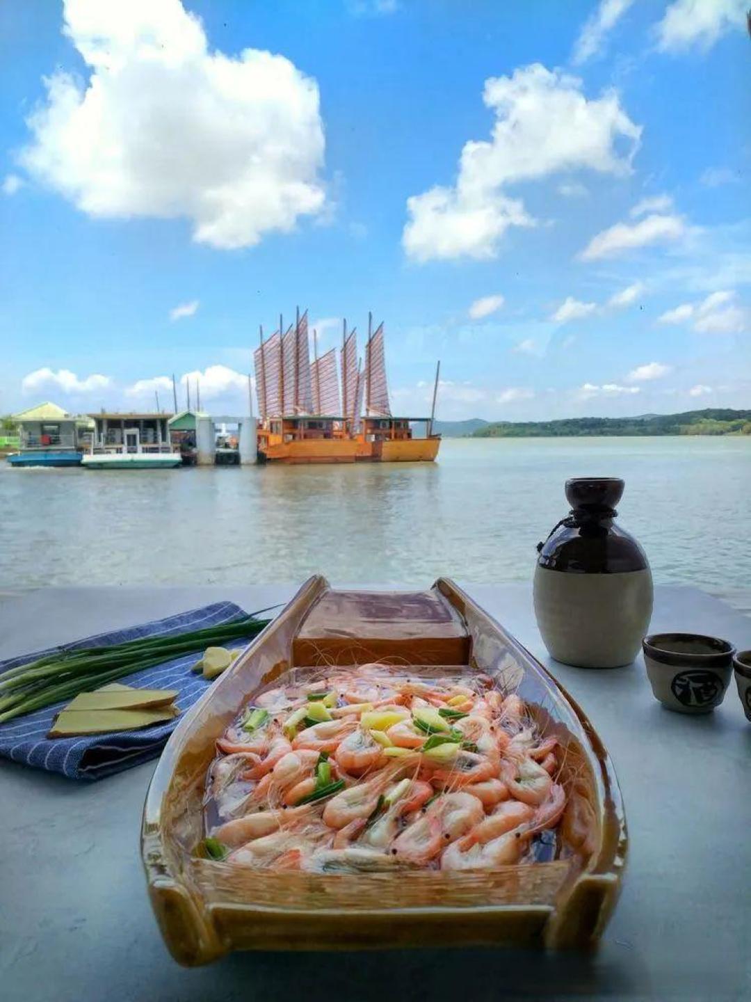 「鲜」味在不同菜系中的体现有何差异?