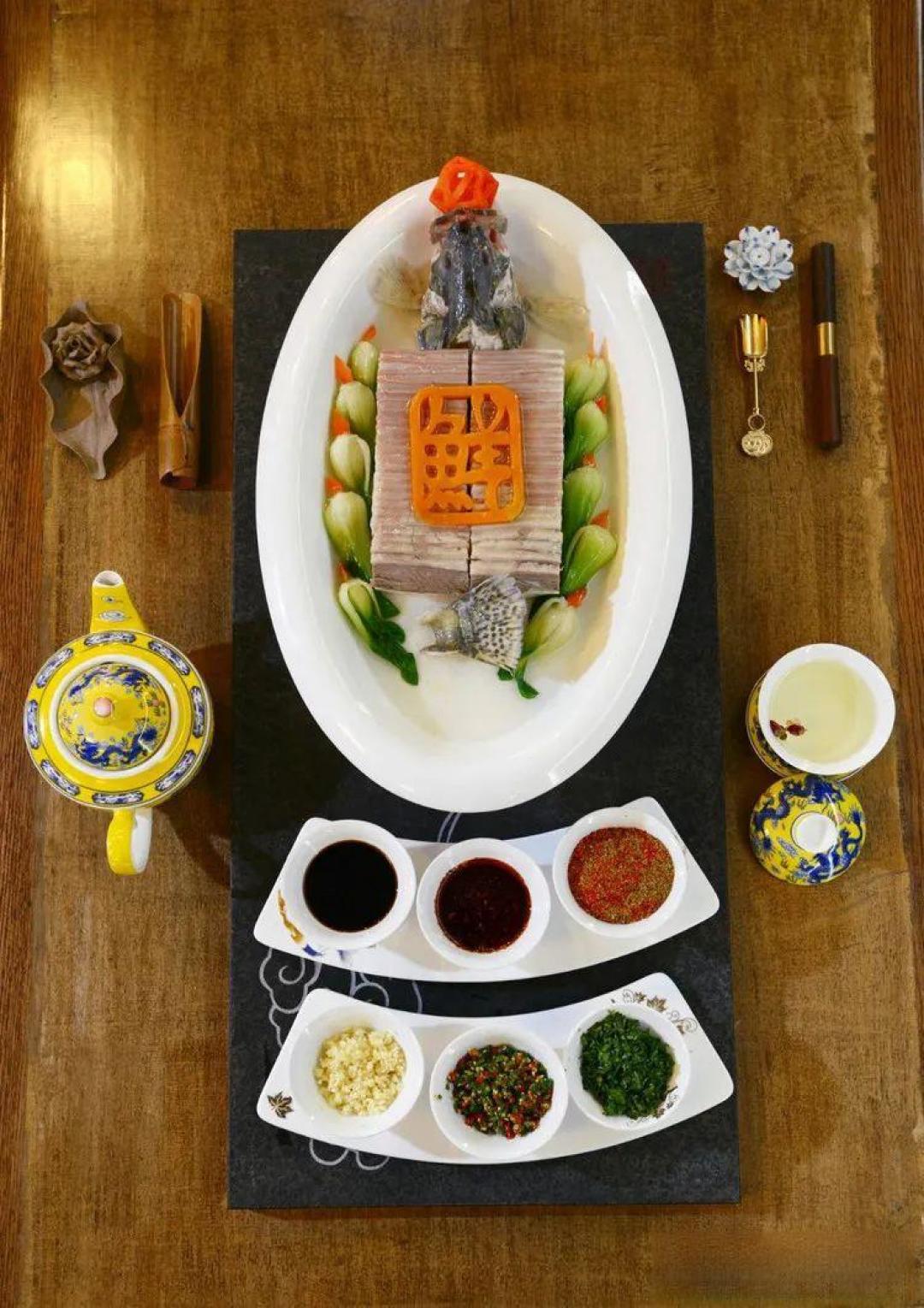 「鲜」味在不同菜系中的体现有何差异?