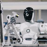 从春晚C位到千元级租赁，人形机器人引爆商业化元年