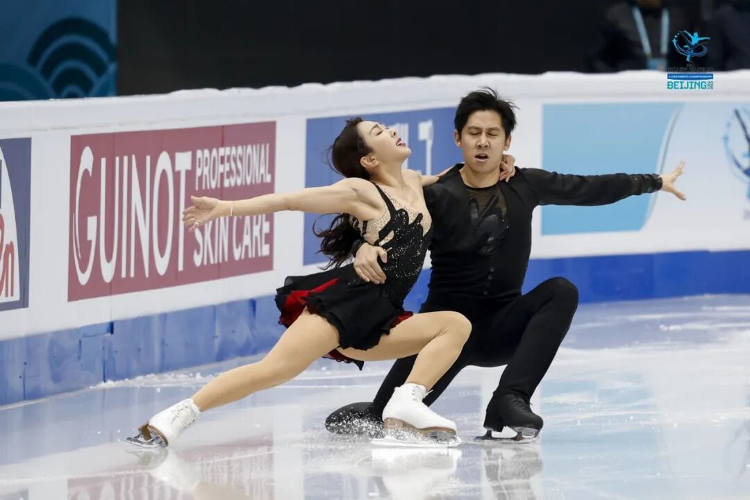 隋文静韩聪带伤拼下银牌:我们对米兰冬奥充满信心