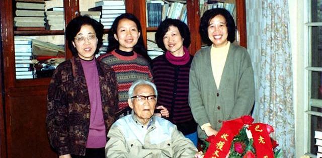 连麦丨《收获》执行主编钟红明:我们的作品就是我们的态度_文学诗歌_什么值得买