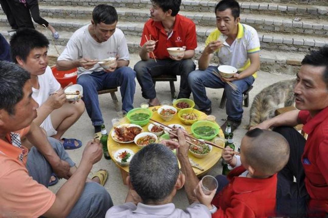 如今农村酒席也变味了，最近回老家吃酒席，发现了4个怪现象