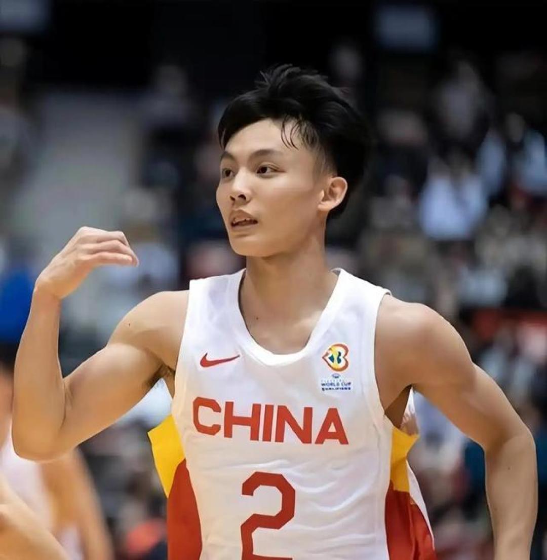 就在全国观众的目光聚集在冬奥会赛场,传来中国男篮的最新动态。