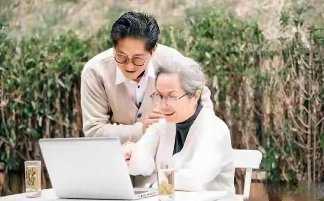 两性关系:晚年搭伙生活现状,为什么有六成都选择了悄悄分开?