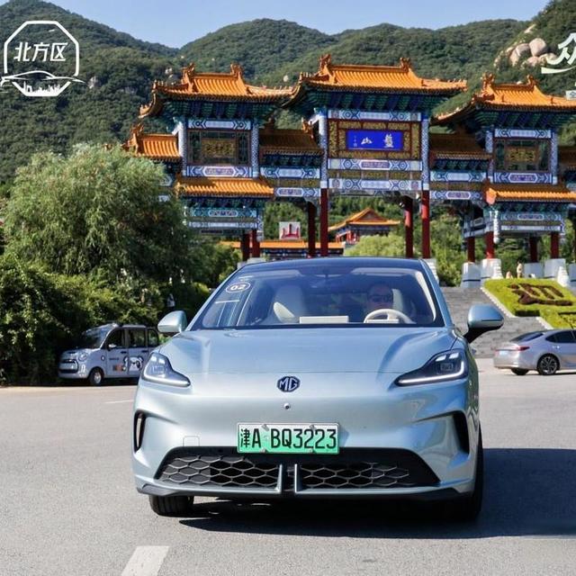 预算10万选两厢纯电，比海豚更好的选择来了，全新MG4续航/智能/空间全面碾压