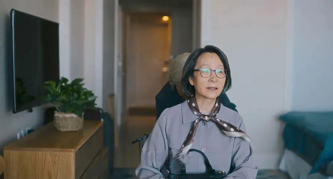 酒店里，挤满了偷偷开房的已婚女性