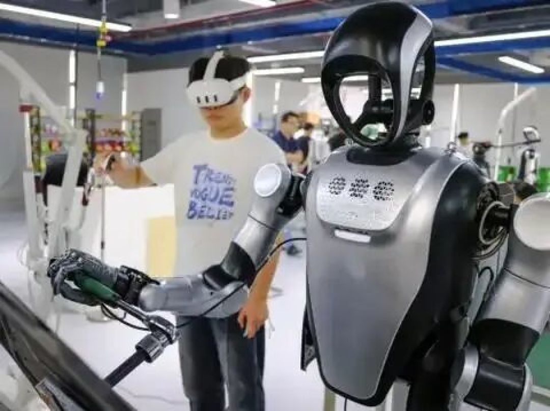 人形机器人又上2026春晚了,但这次,舞台正在从演播厅移向工厂和影院