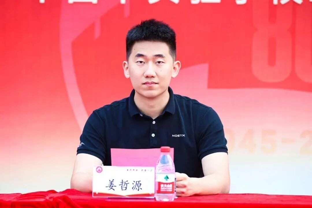 95后清华退学博士带“小孩哥”机器人上春晚