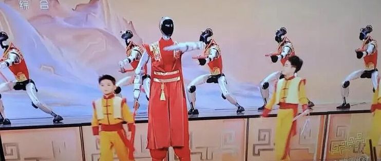 2026春晚宇树机器人《武BOT》技术全解析:一年封神,炸裂背后是国产硬突破_智能机器人_什么值得买