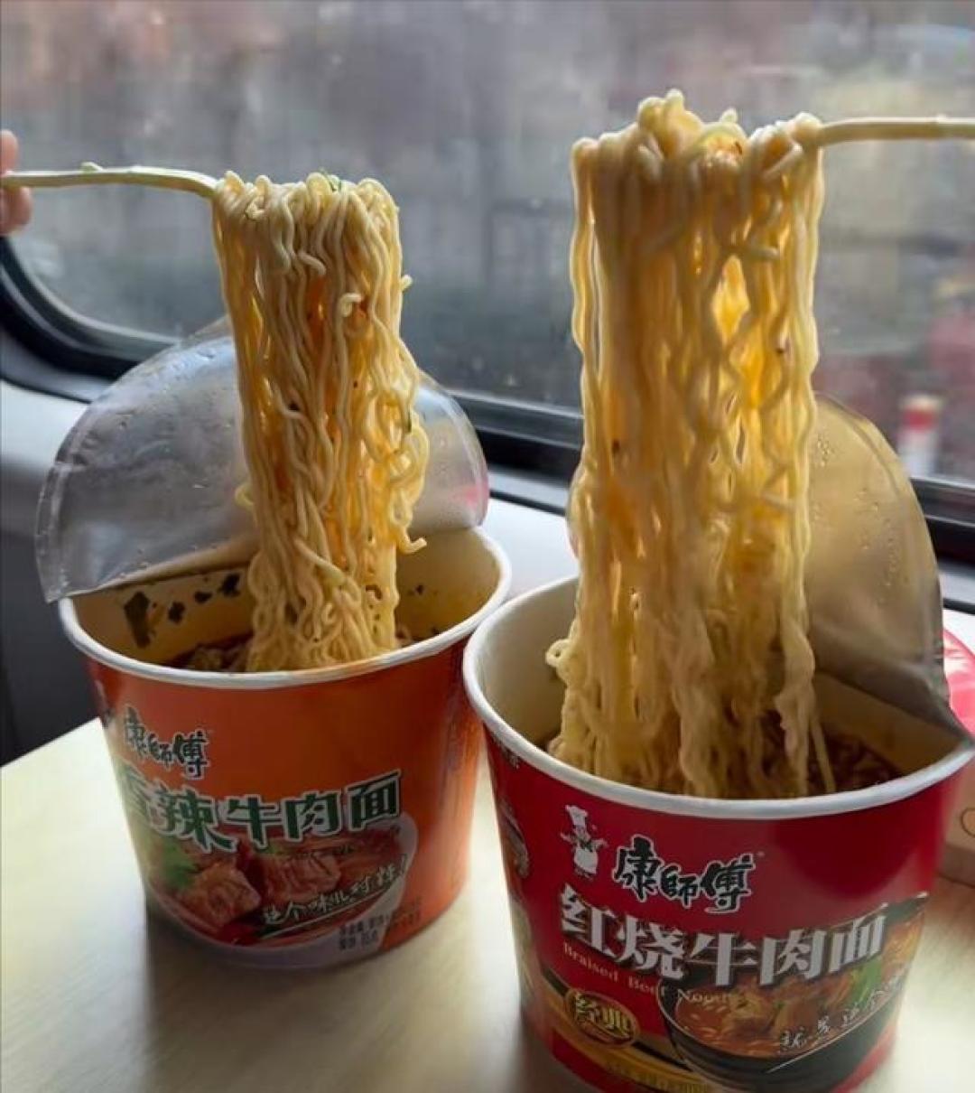 从德州扒鸡到高铁奶茶，一部车轮上的中国味觉变迁史