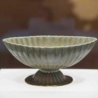 《太平年》中的秘色瓷：一瓶换三百亩地，吴越国靠它换来70年和平