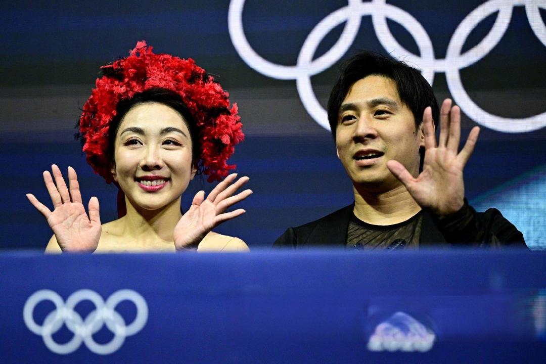 爬回赛场带伤作战！隋文静韩聪晋级自由滑，坦言为自己骄傲
