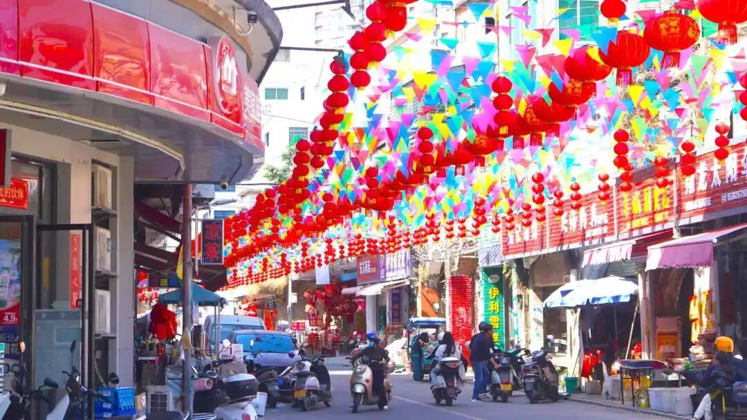 年味满吴川,大街小巷皆红!