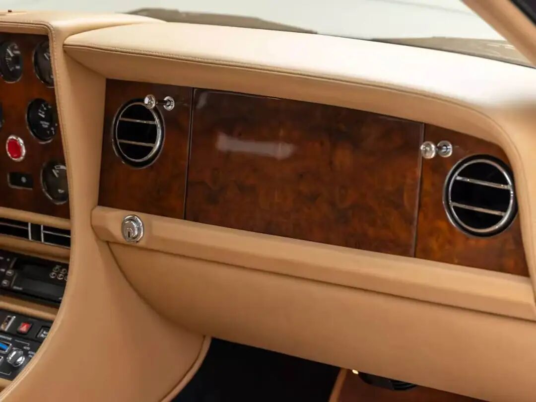 1999年的宾利Continental SC轿跑，如今还能卖30万美元