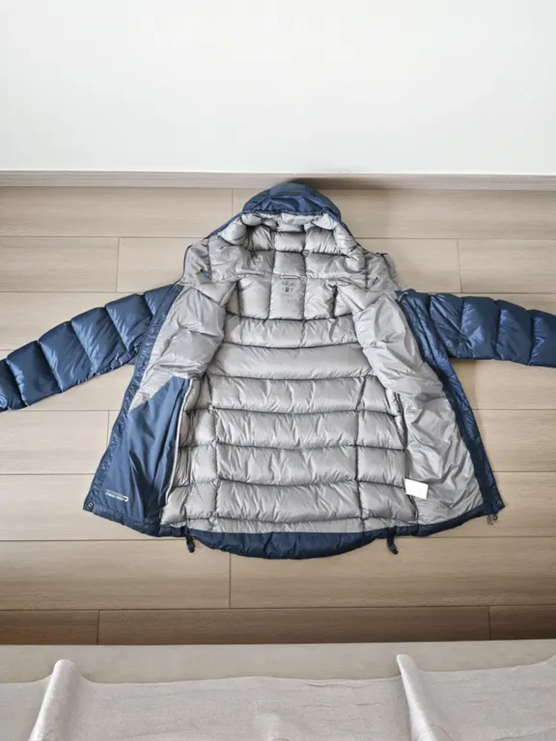 Rab81与Rab85羽绒服对比测评